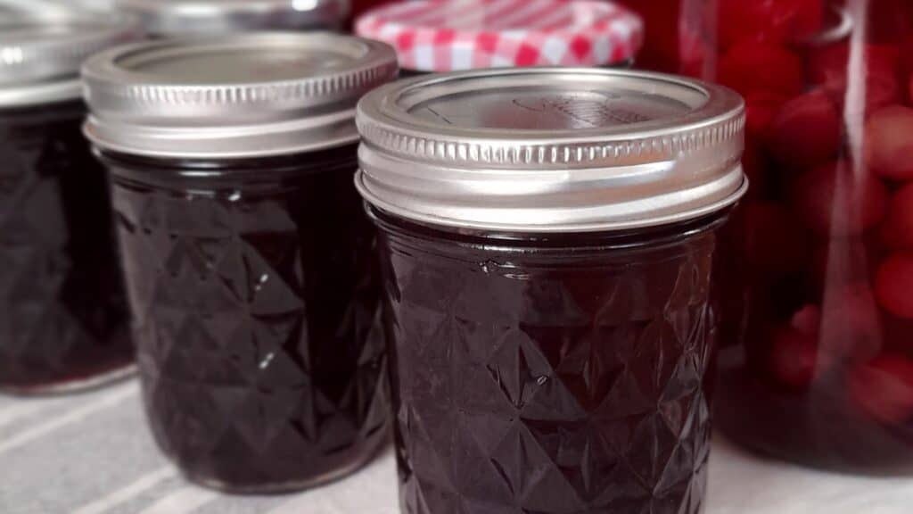 Grape-jelly-jars